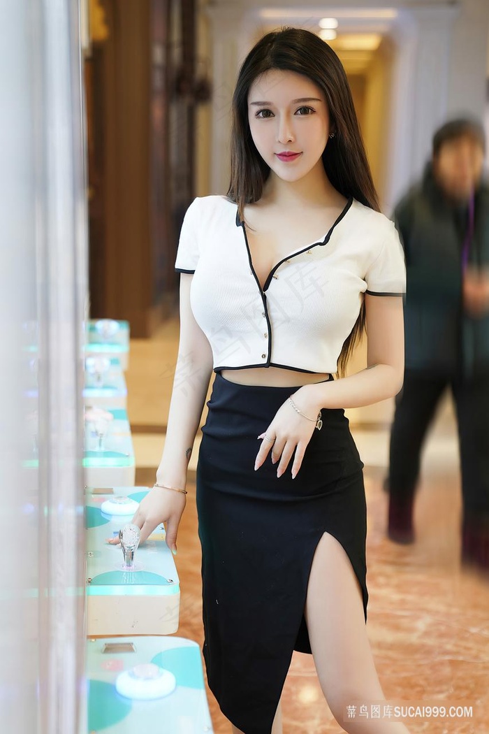 自动插拔力试验机器女